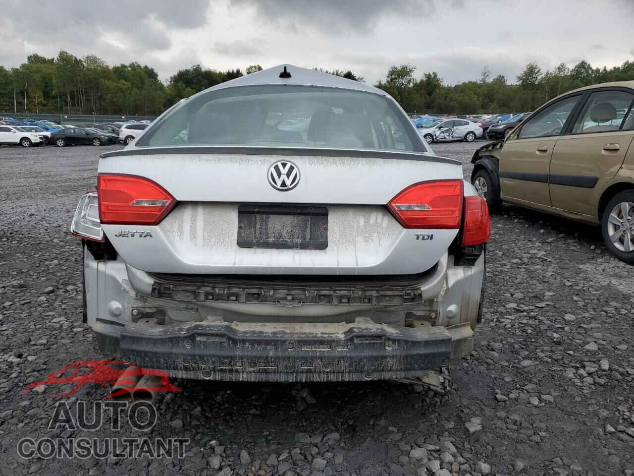 VOLKSWAGEN JETTA 2011 - 3VWLL7AJ5BM127733