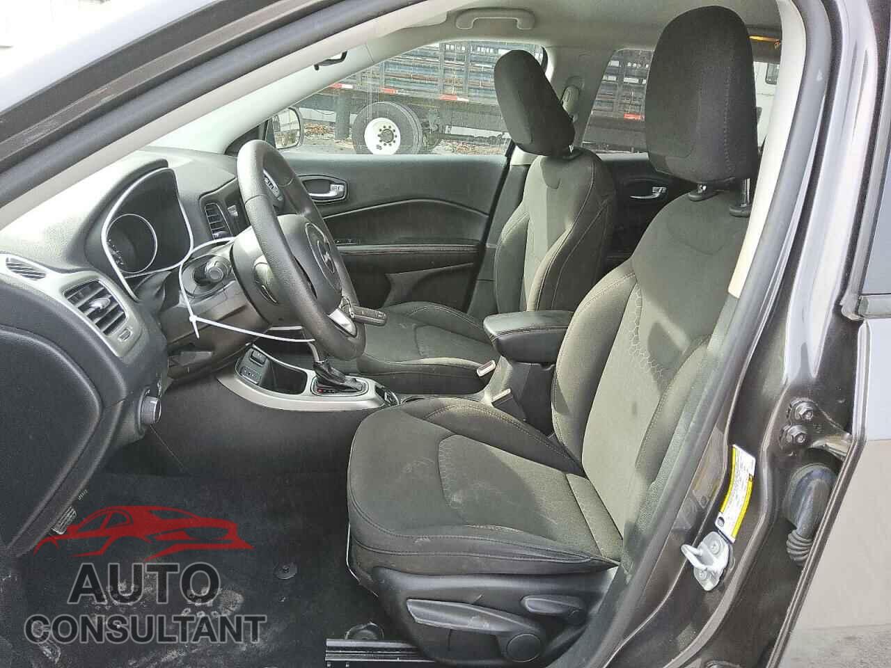 JEEP COMPASS 2018 - 3C4NJCAB9JT489085