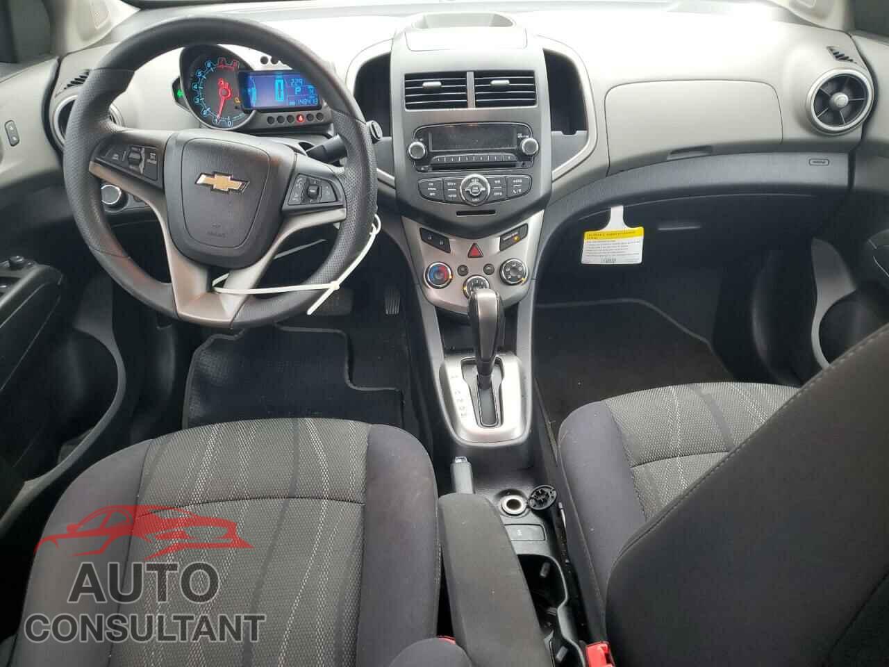 CHEVROLET SONIC 2014 - 1G1JC6SH2E4106928