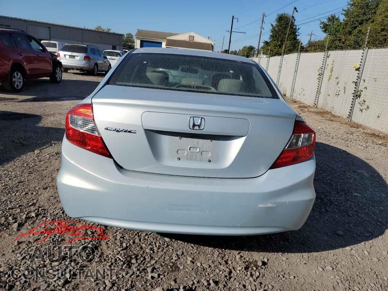 HONDA CIVIC 2012 - 2HGFB2F55CH528413