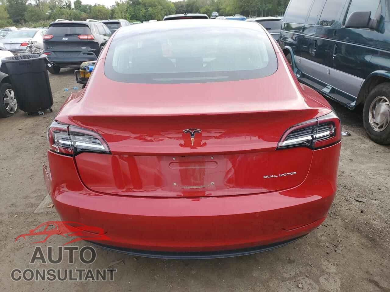 TESLA MODEL 3 2018 - 5YJ3E1EB8JF121750