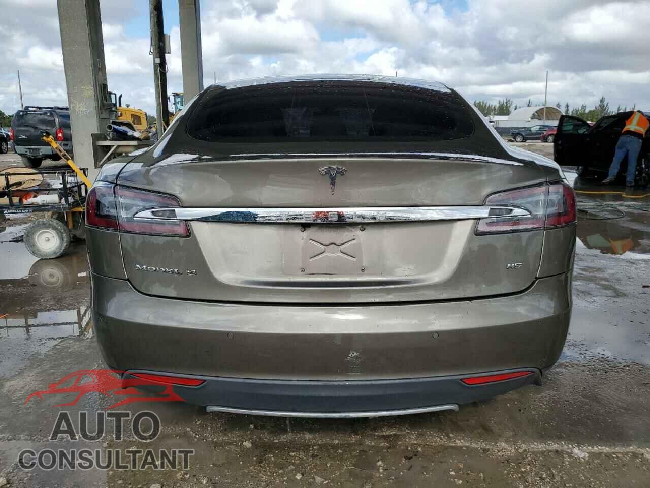 TESLA MODEL S 2015 - 5YJSA1H19FF100911