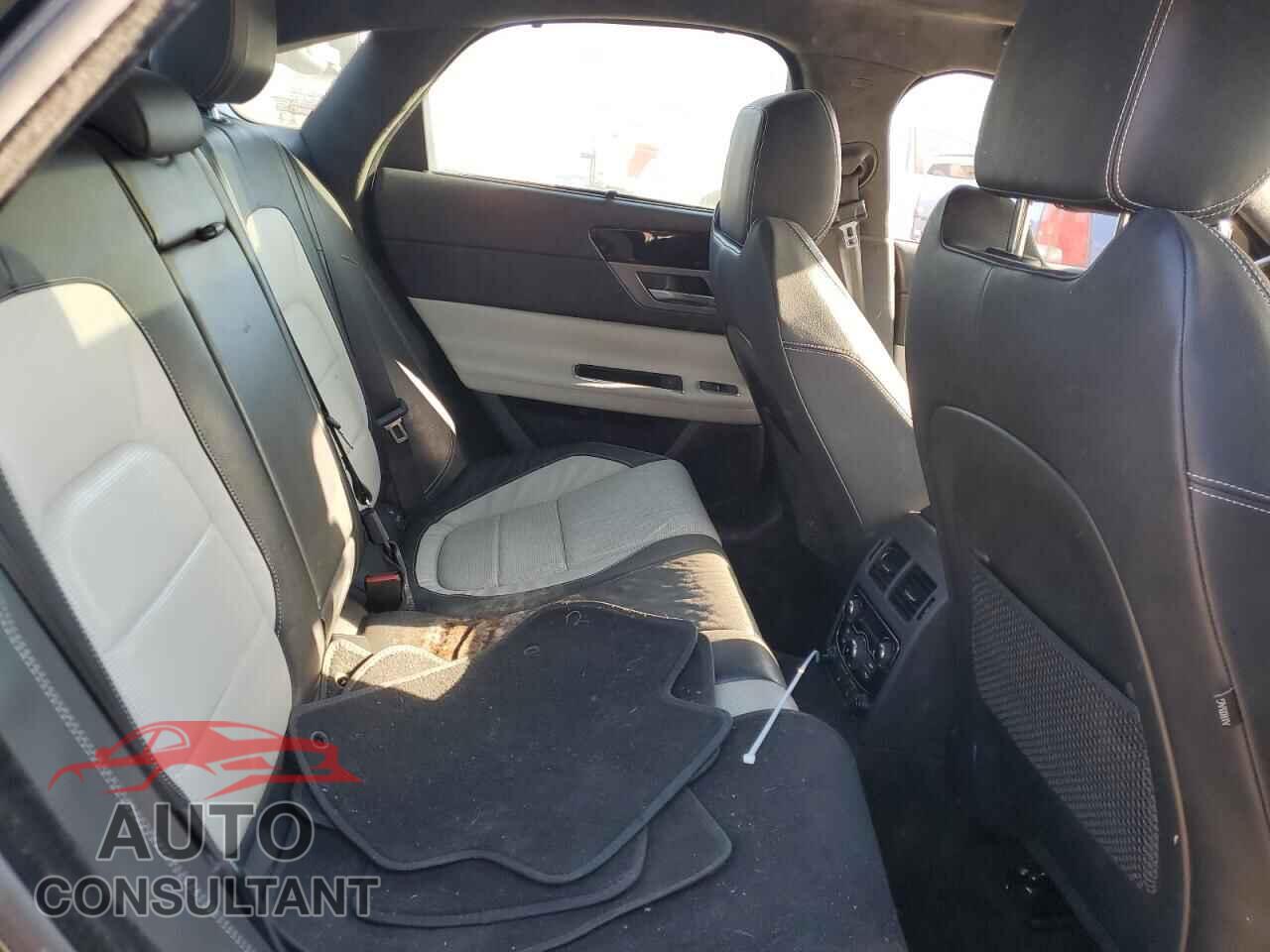 JAGUAR XF 2016 - SAJBF4BV0GCY00220