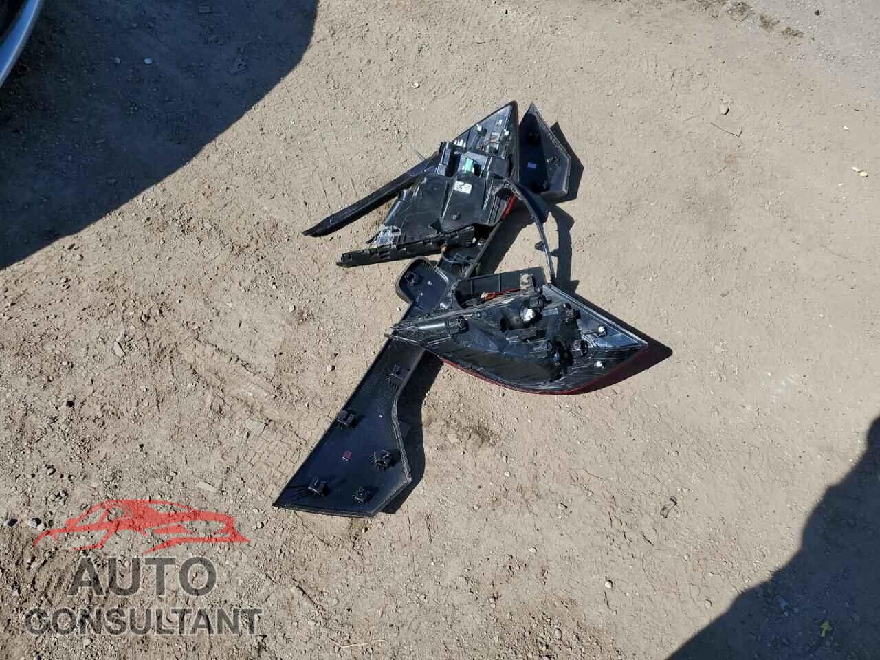 HONDA CIVIC 2018 - 2HGFC2F50JH026239