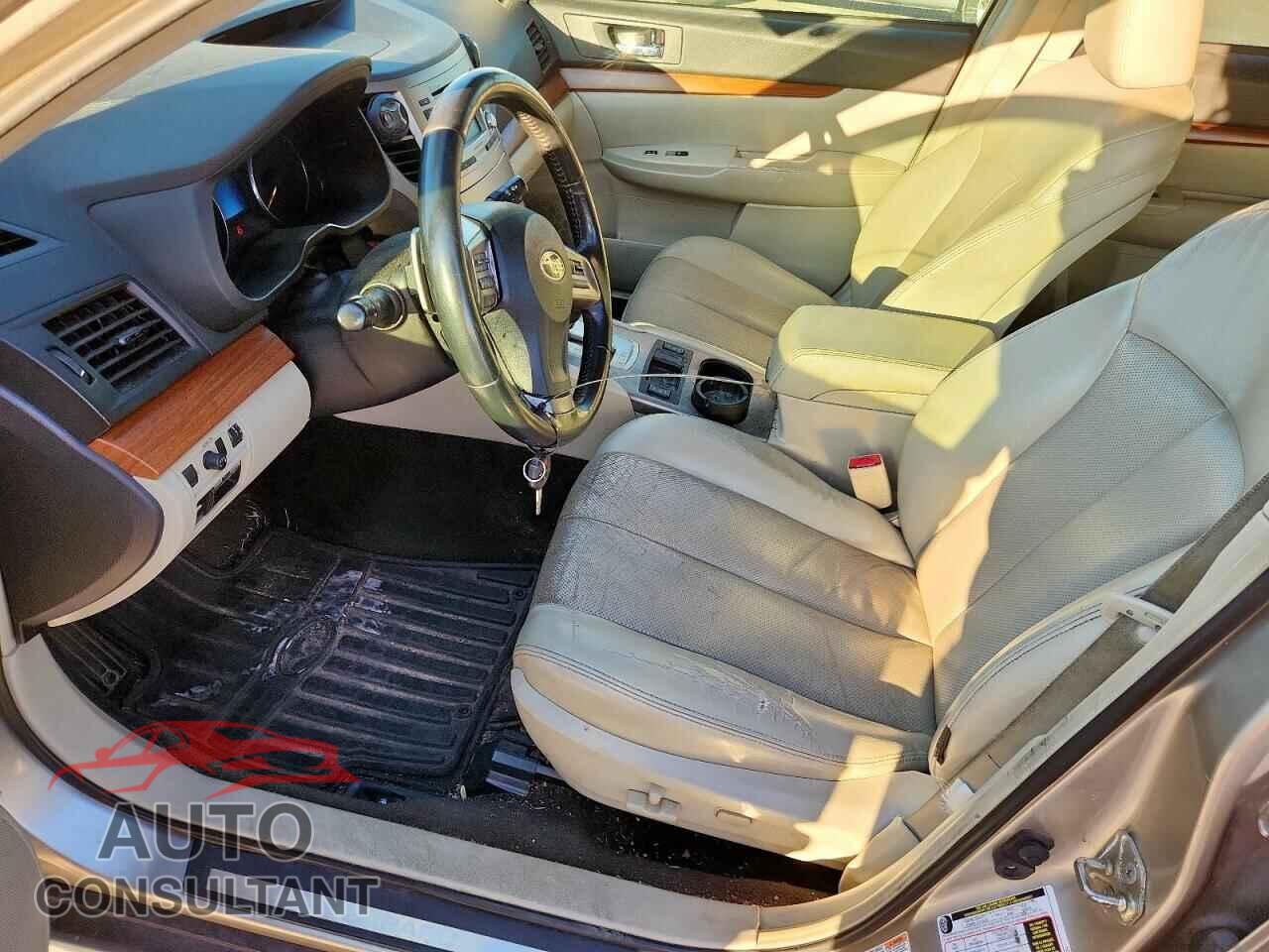 SUBARU OUTBACK 2014 - 4S4BRCLC8E3270858