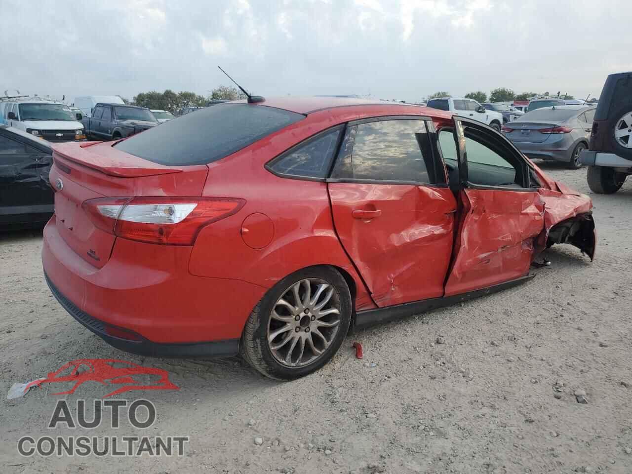 FORD FOCUS 2014 - 1FADP3F21EL381067