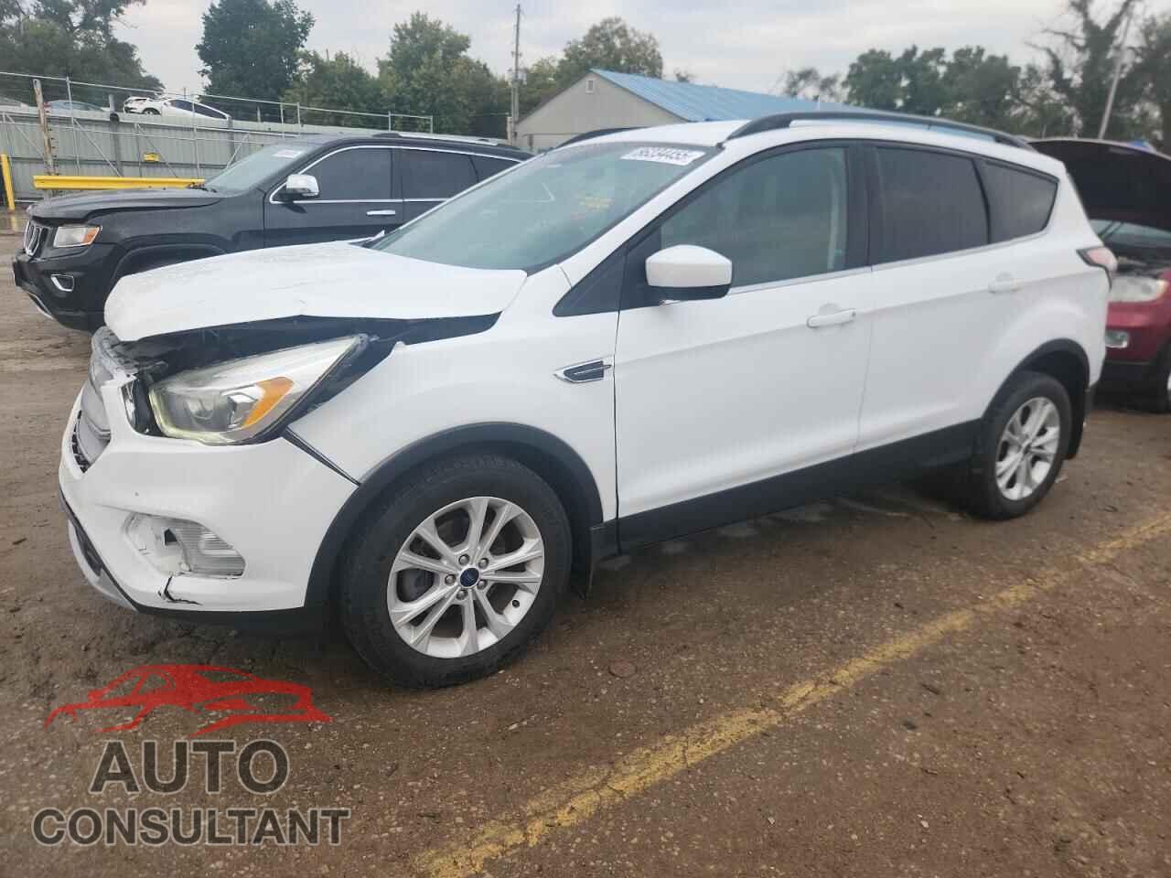 FORD ESCAPE 2017 - 1FMCU0GD0HUC25612