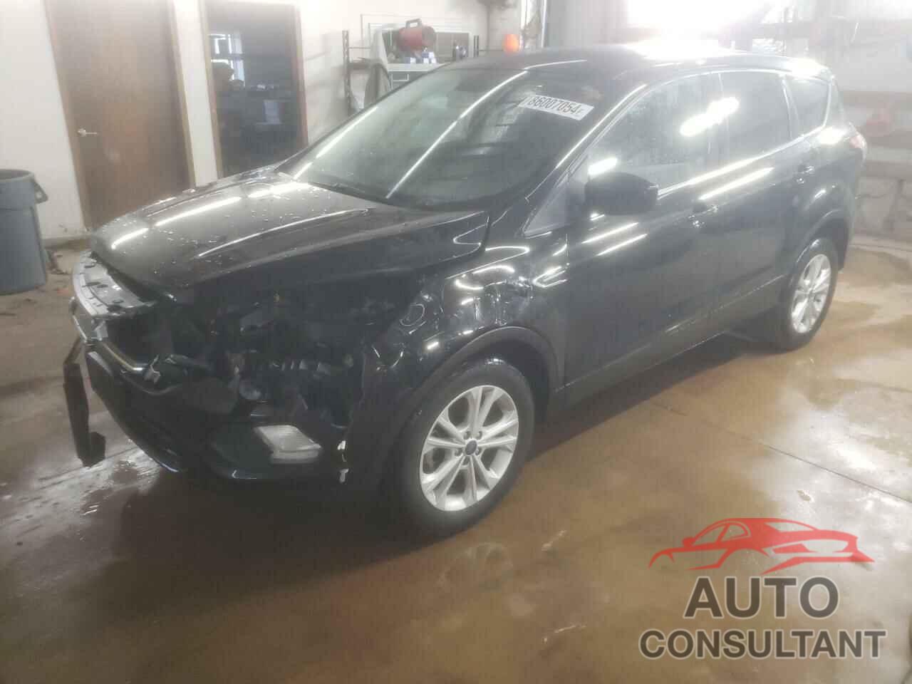 FORD ESCAPE 2017 - 1FMCU0GD2HUC32173