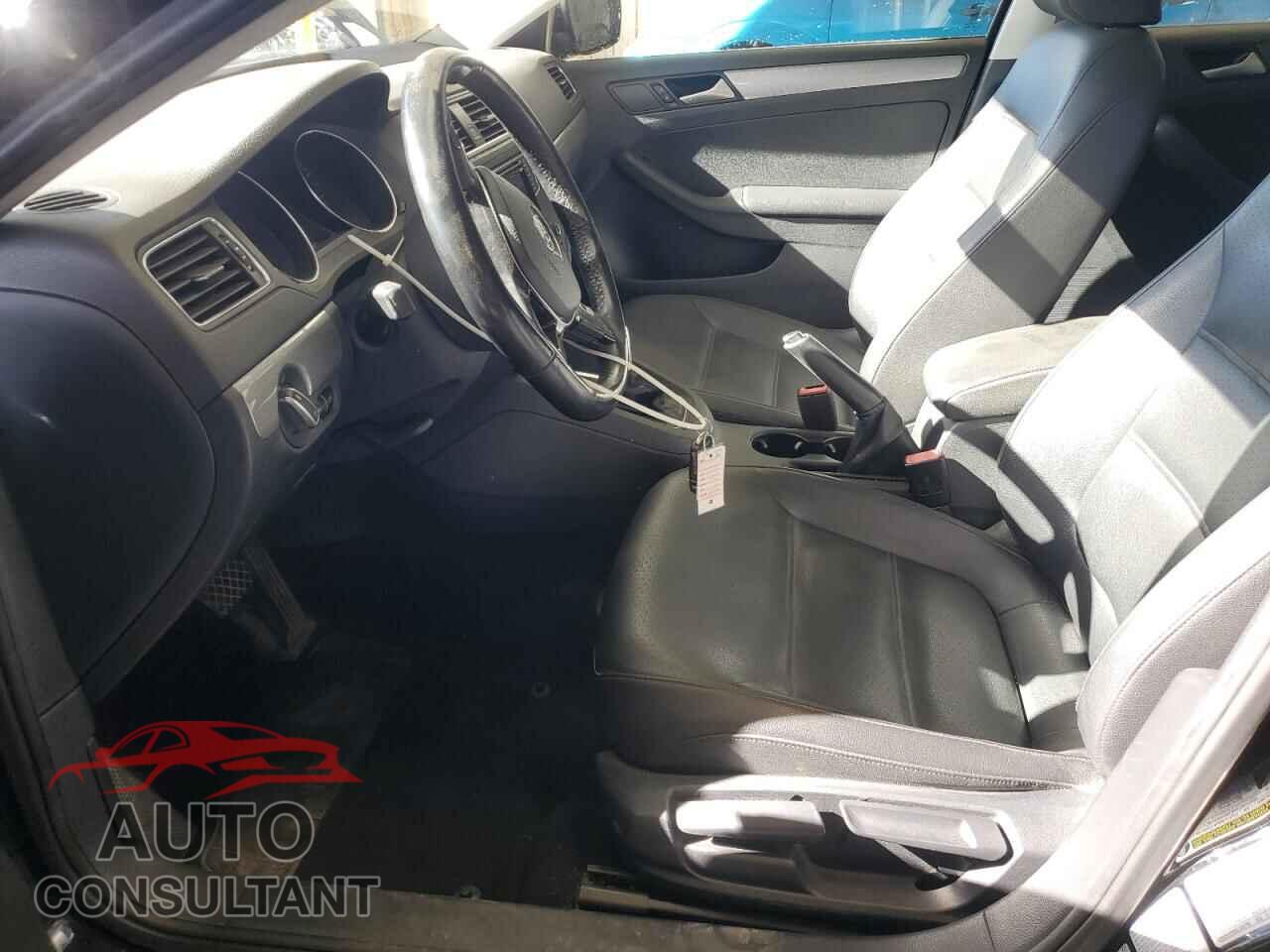 VOLKSWAGEN JETTA 2017 - 3VWDB7AJ2HM392805