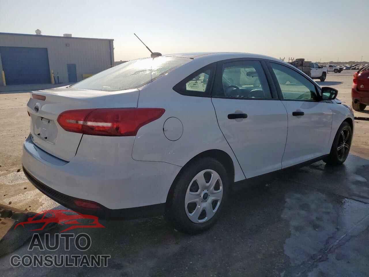 FORD FOCUS 2018 - 1FADP3E22JL270121