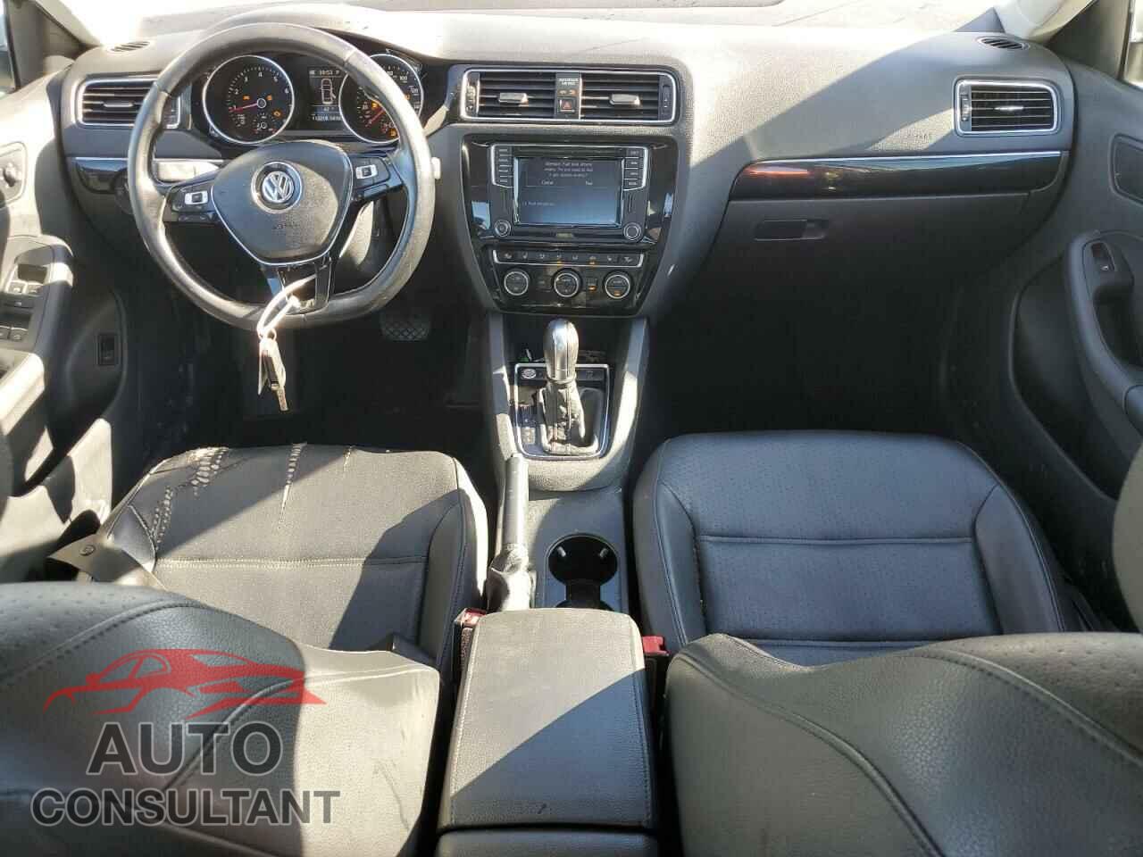 VOLKSWAGEN JETTA 2017 - 3VWL17AJ2HM376375