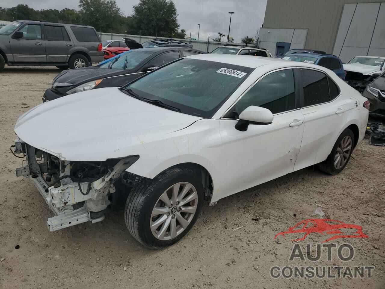 TOYOTA CAMRY 2018 - 4T1B11HK6JU056368