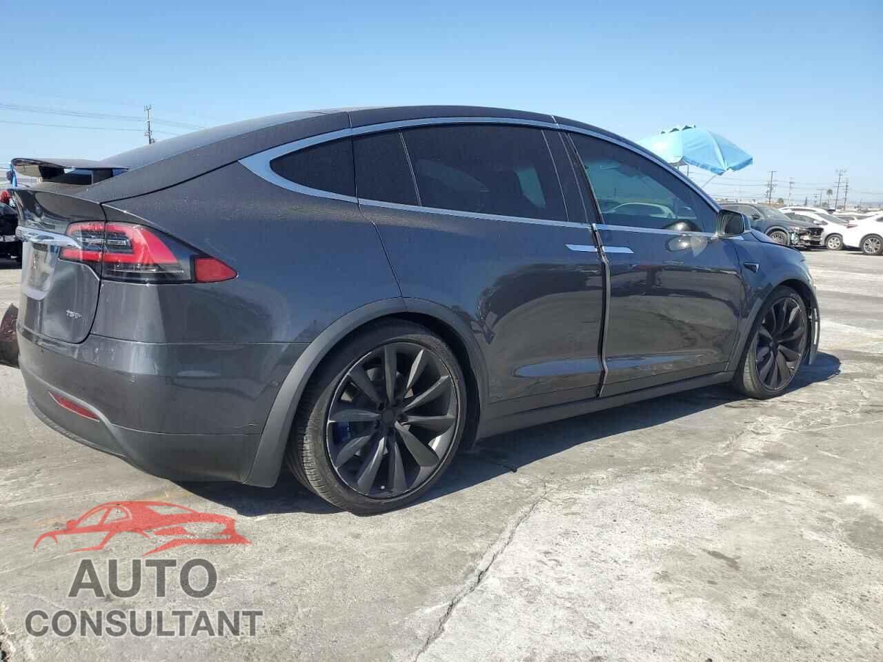 TESLA MODEL X 2018 - 5YJXCBE20JF119004