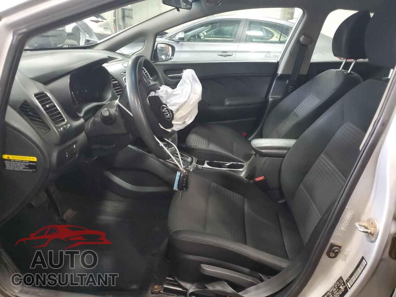 KIA FORTE 2017 - 3KPFL4A76HE008482