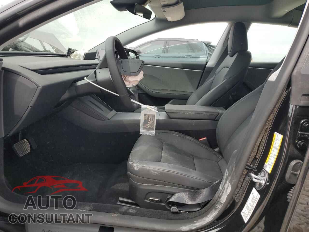 TESLA MODEL 3 2025 - 5YJ3E1EA4SF074631