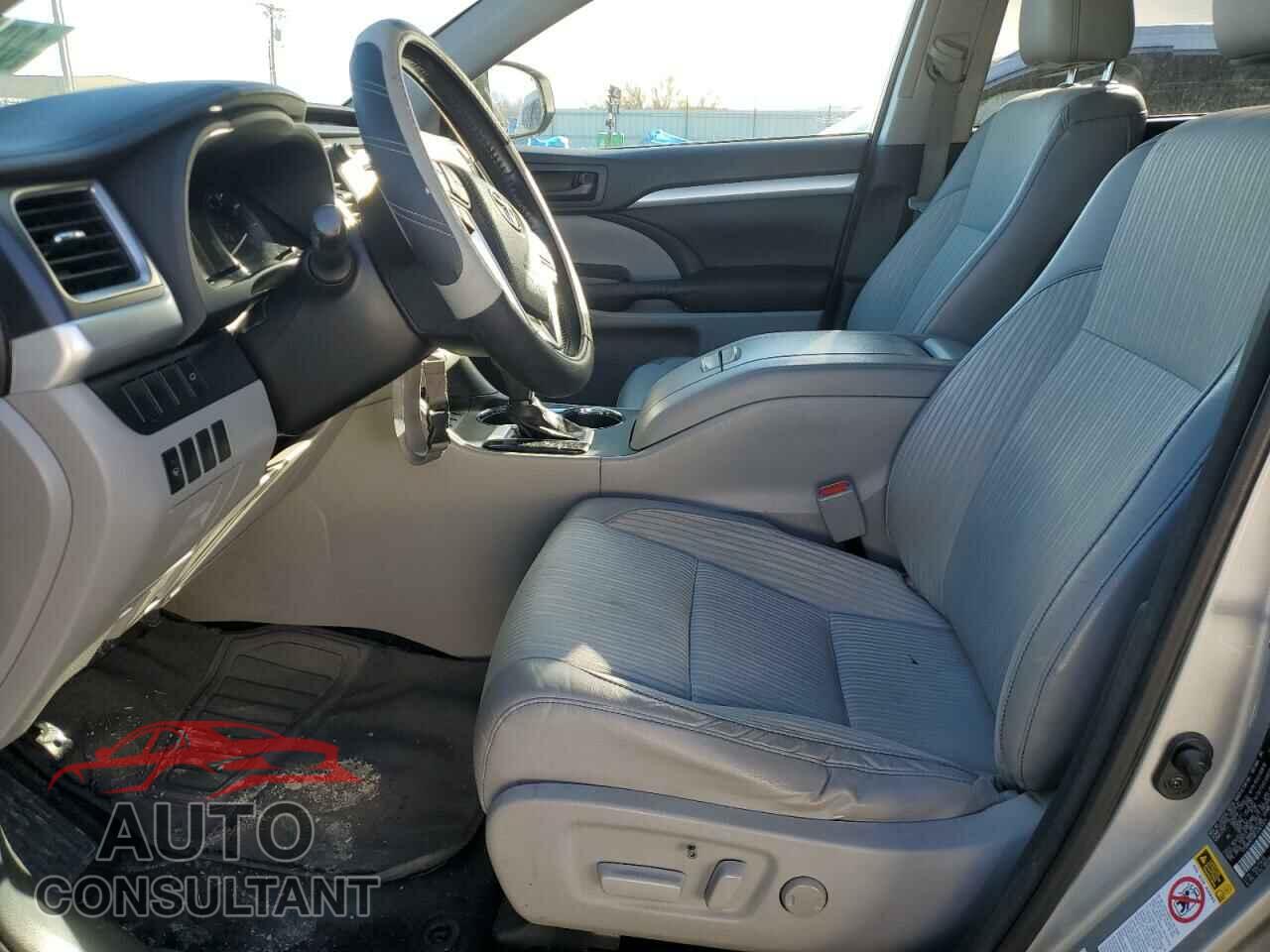 TOYOTA HIGHLANDER 2015 - 5TDBKRFH8FS161321