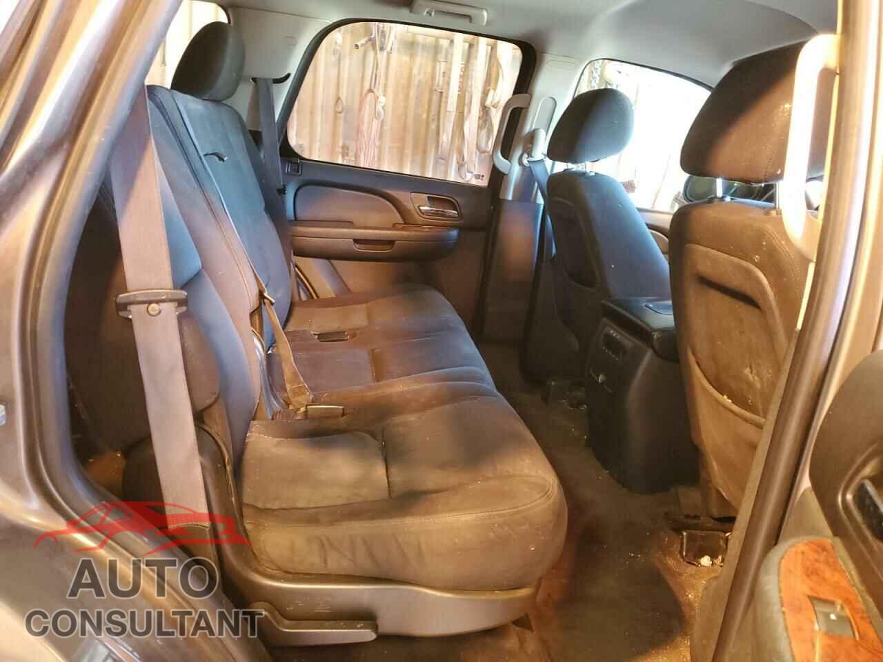 CHEVROLET TAHOE 2011 - 1GNSCAE00BR249273