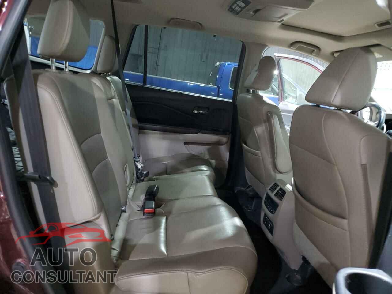 HONDA PILOT 2017 - 5FNYF6H99HB024088