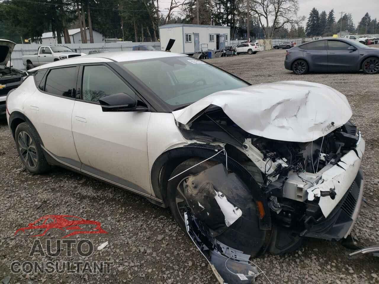 KIA EV6 LIGHT 2023 - KNDC3DLC3P5105274