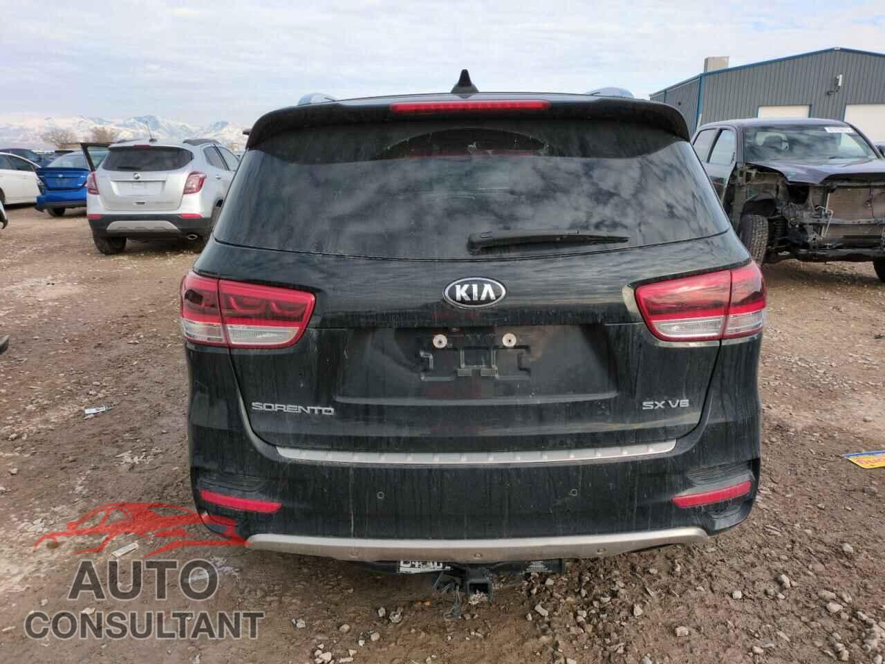 KIA SORENTO 2017 - 5XYPKDA54HG322656