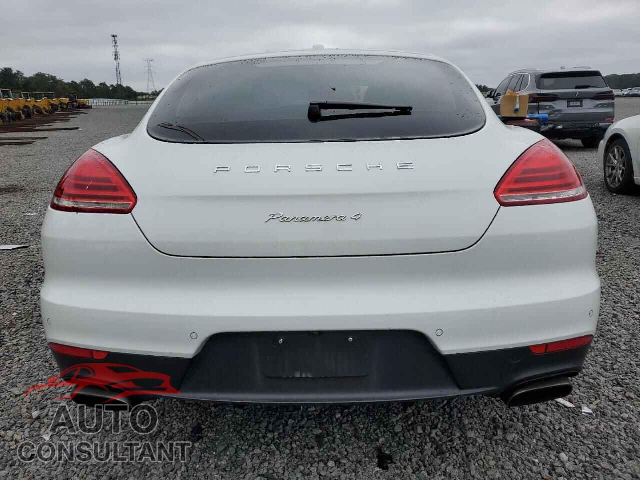 PORSCHE PANAMERA 2015 - WP0AA2A74FL007100