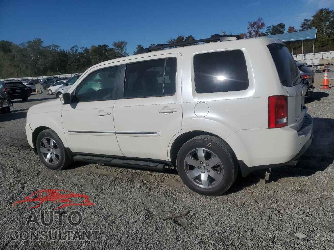HONDA PILOT 2015 - 5FNYF4H90FB044201