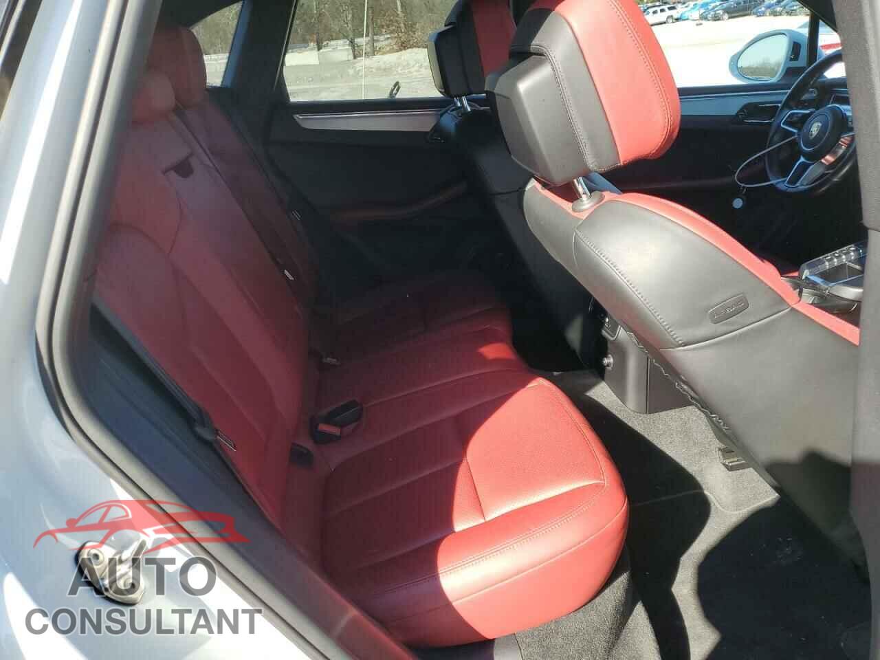 PORSCHE MACAN 2017 - WP1AG2A52HLB51551