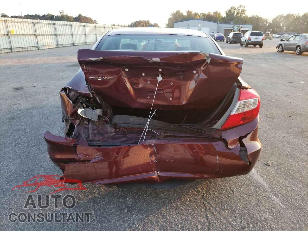 HONDA CIVIC 2012 - 2HGFB2F52CH586687