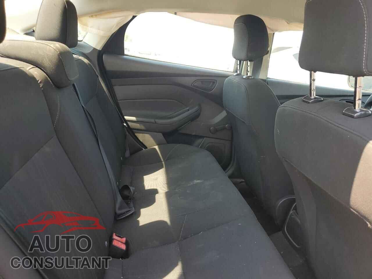 FORD FOCUS 2016 - 1FADP3E29GL352596