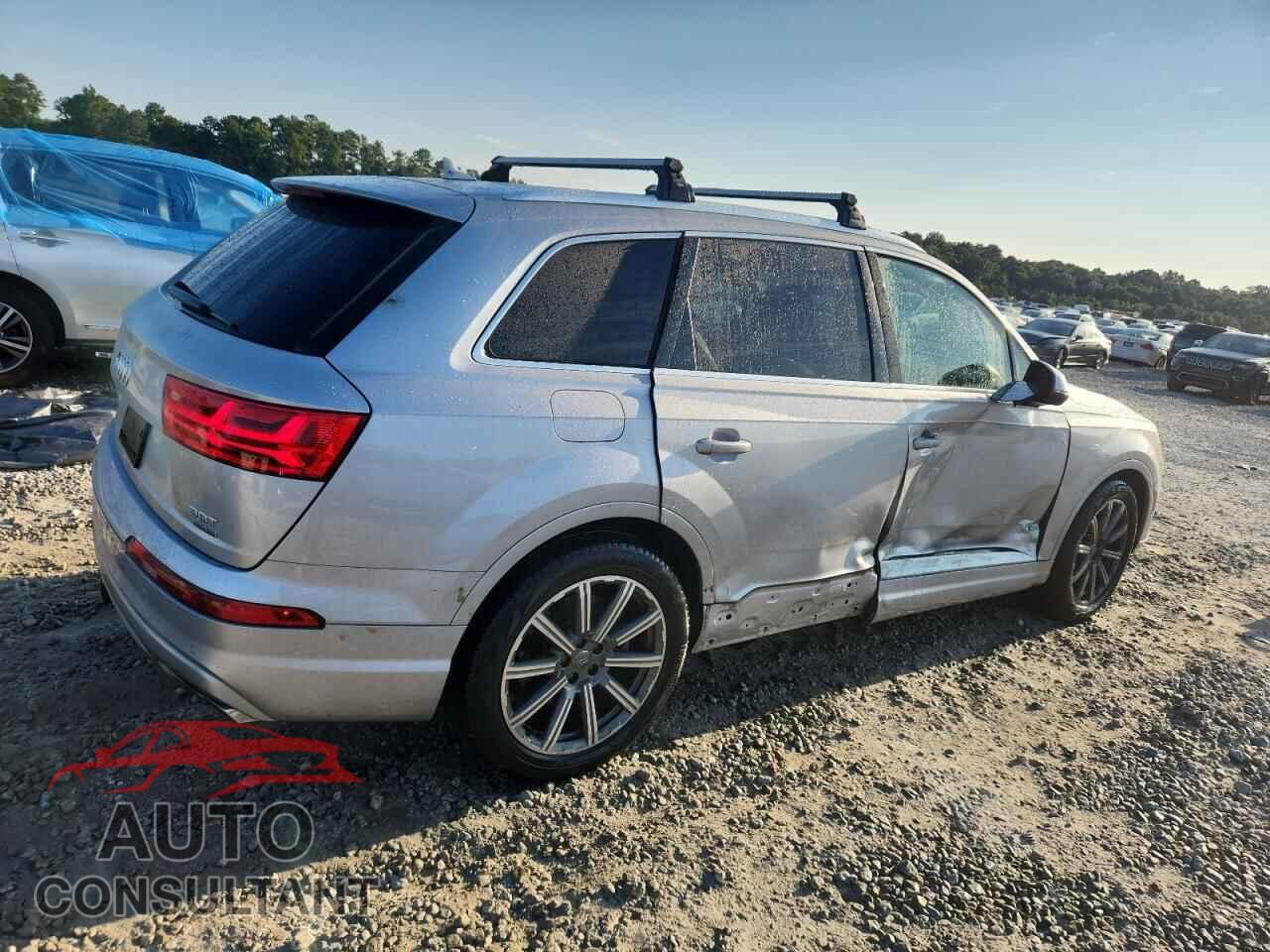 AUDI Q7 2018 - WA1VAAF76JD019007