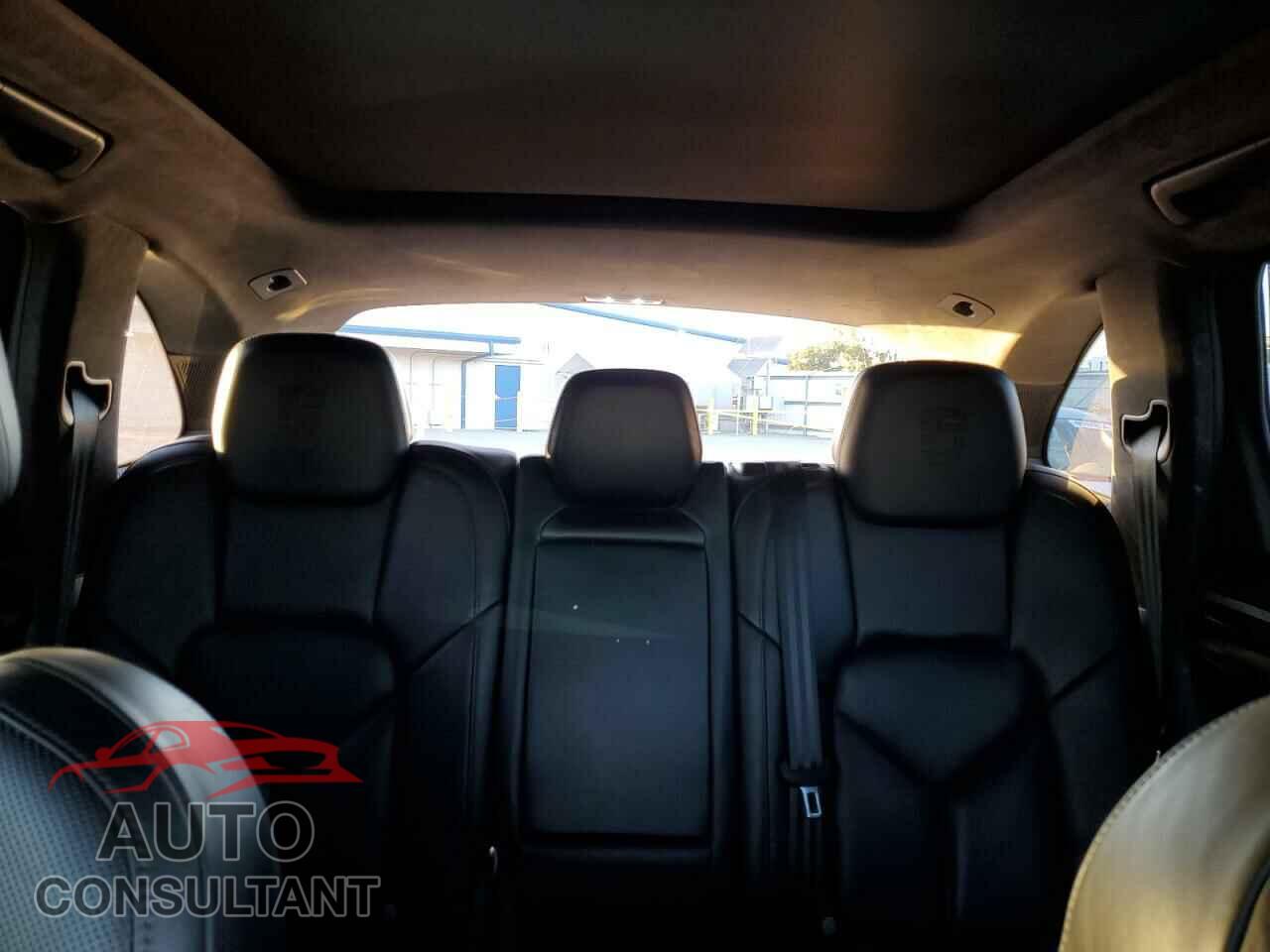 PORSCHE CAYENNE 2016 - WP1AC2A25GLA85125