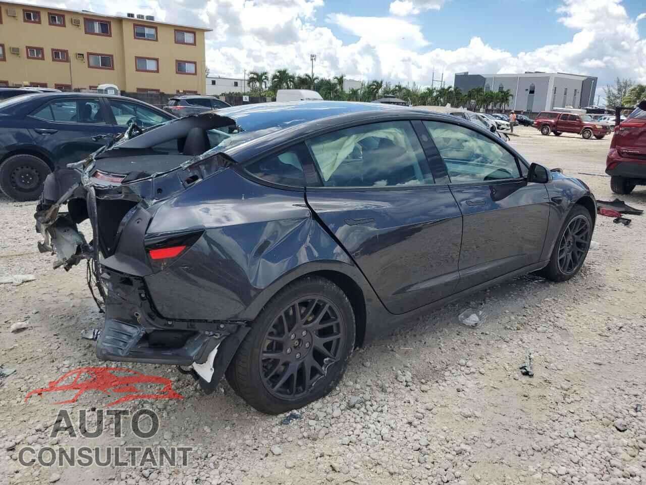 TESLA MODEL 3 2025 - 5YJ3E1EA4SF914102