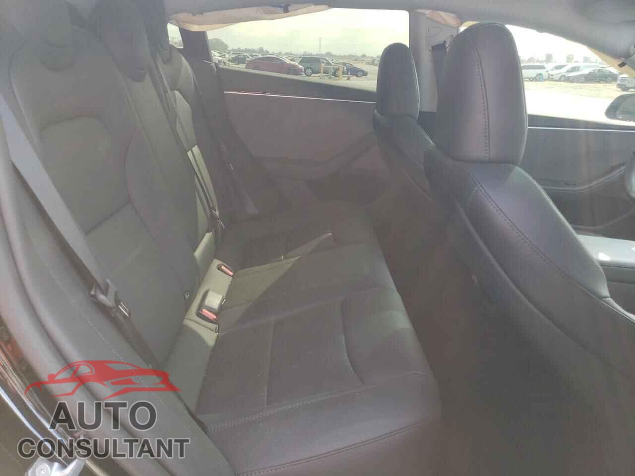 TESLA MODEL 3 2025 - 5YJ3E1EA3SF884803