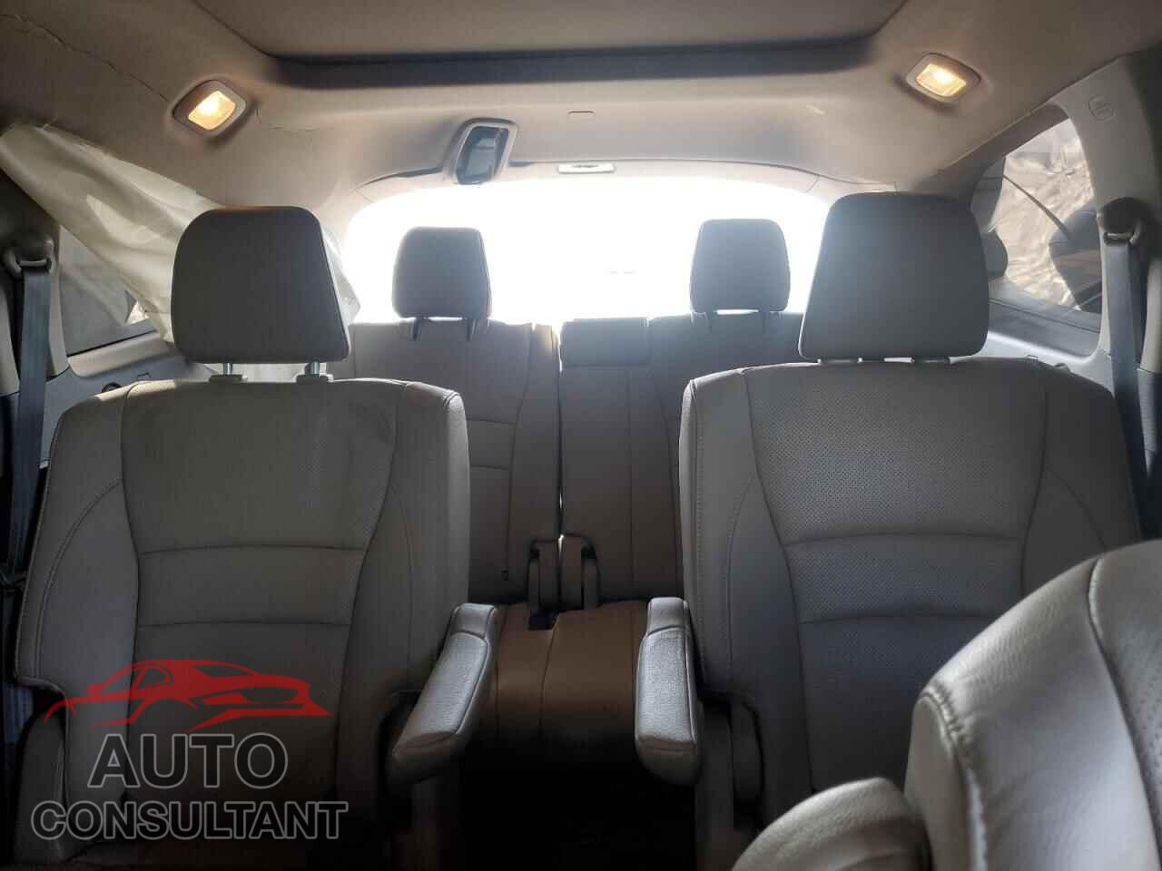 HONDA PILOT 2019 - 5FNYF6H00KB092840