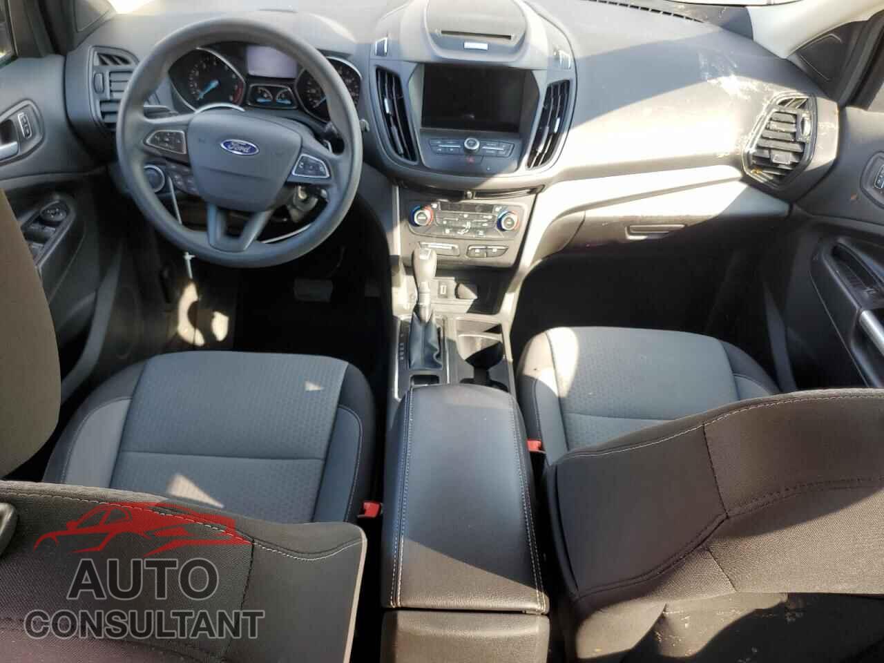 FORD ESCAPE 2017 - 1FMCU9GD2HUC32470