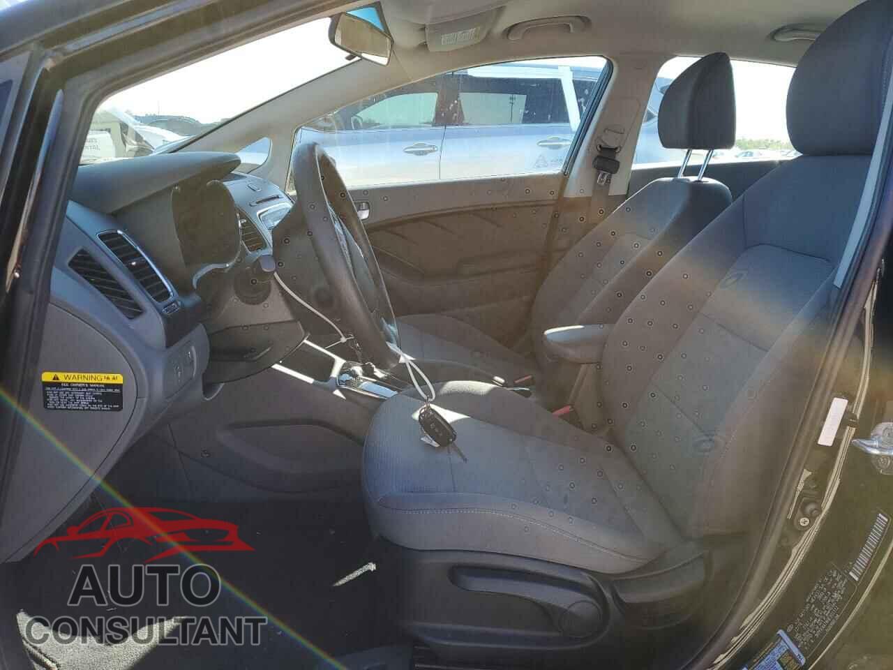 KIA FORTE 2017 - 3KPFK4A74HE101312