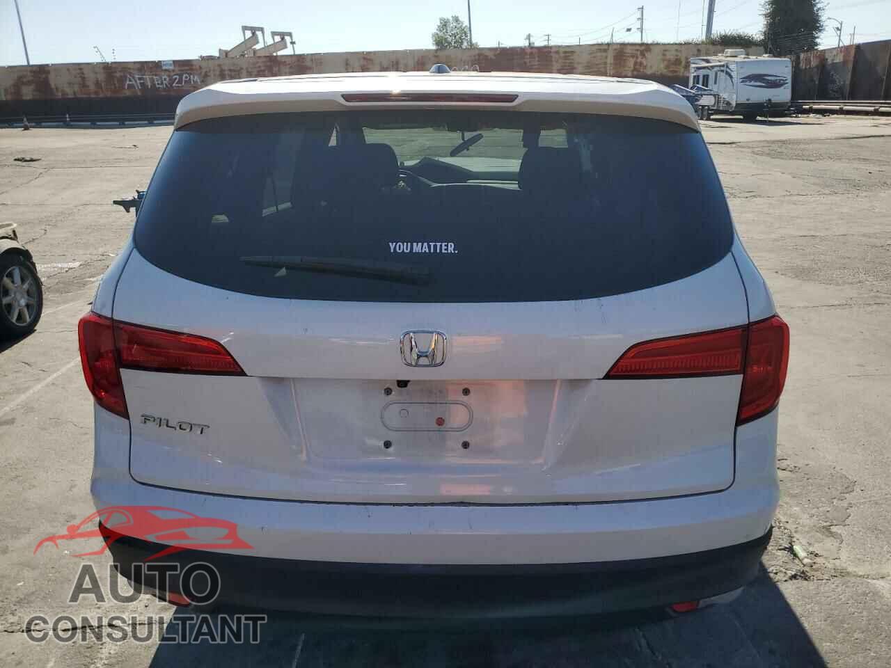HONDA PILOT 2017 - 5FNYF5H33HB033990