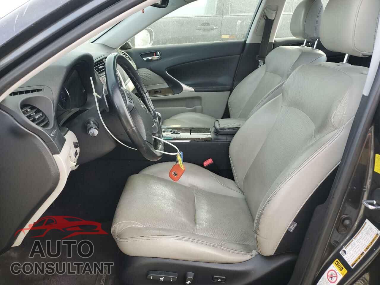 LEXUS IS 2011 - JTHBF5C28B5137211