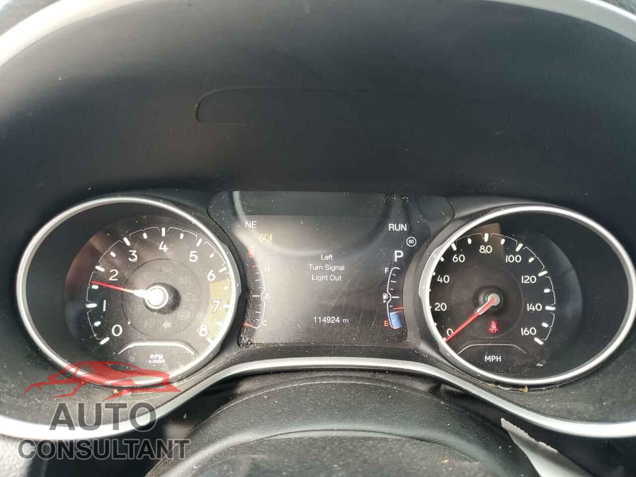 JEEP COMPASS 2018 - 3C4NJDAB5JT143671