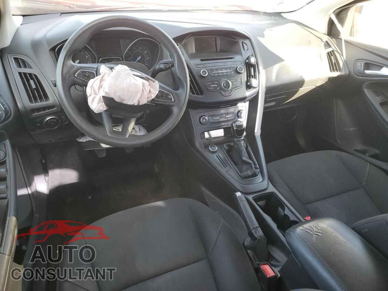 FORD FOCUS 2015 - 1FADP3F23FL369682