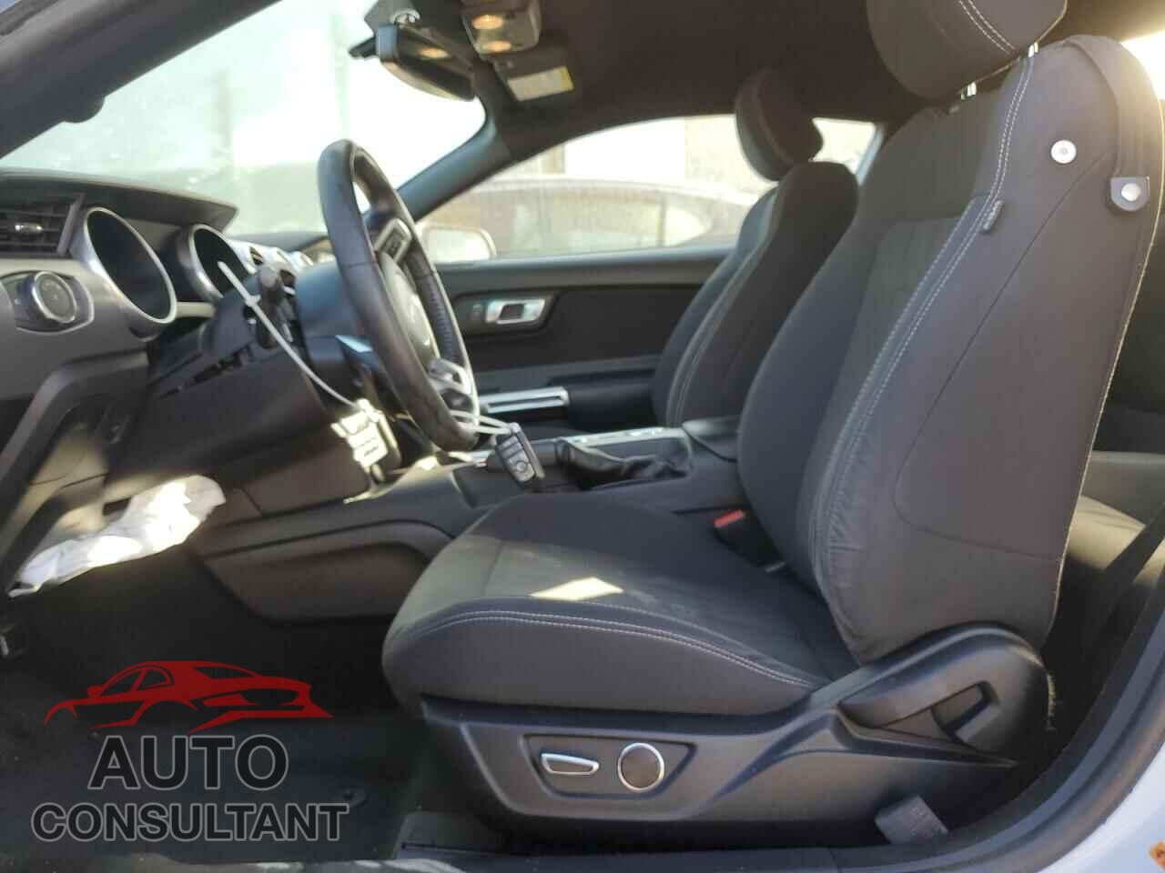 FORD MUSTANG 2019 - 1FA6P8CF3K5106216