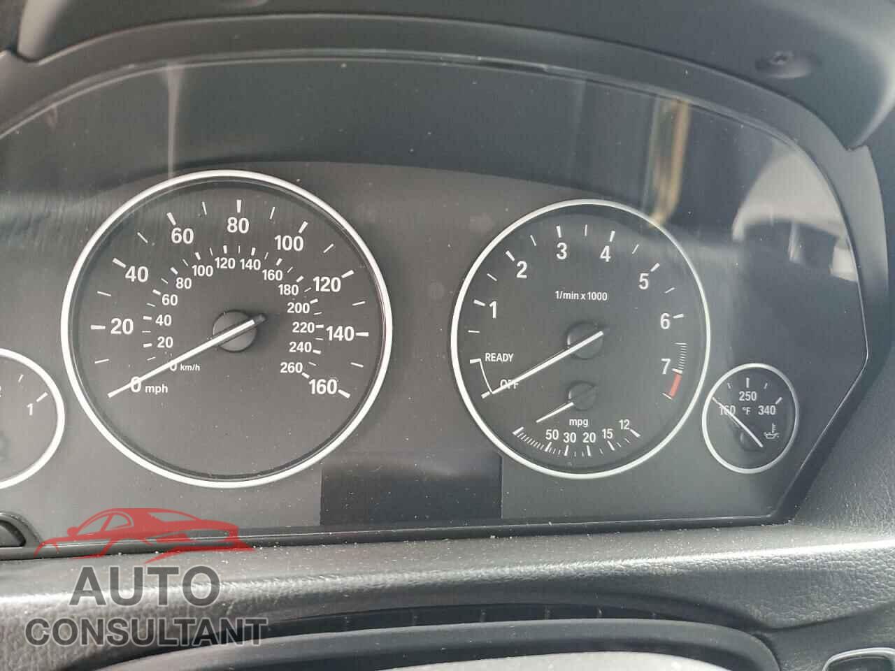 BMW 3 SERIES 2013 - WBA3C3C56DF982422
