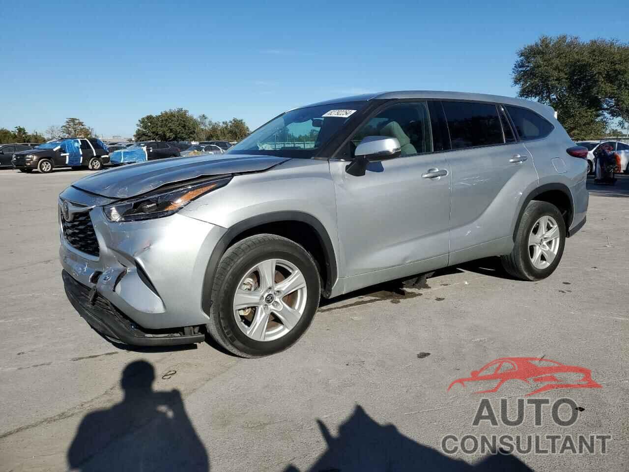 TOYOTA HIGHLANDER 2022 - 5TDCZRAH7NS117302