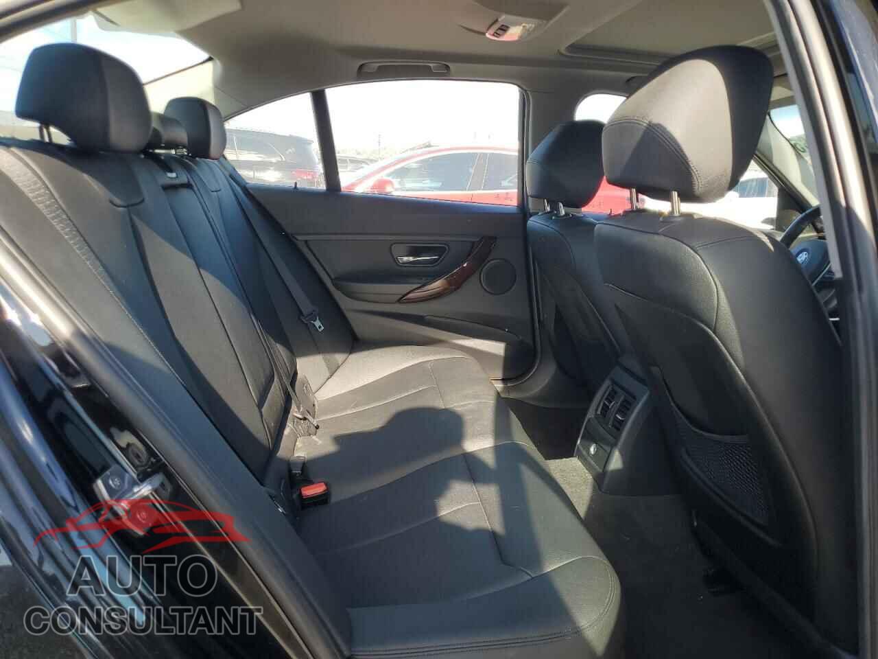 BMW 3 SERIES 2015 - WBA3C1C57FK120423