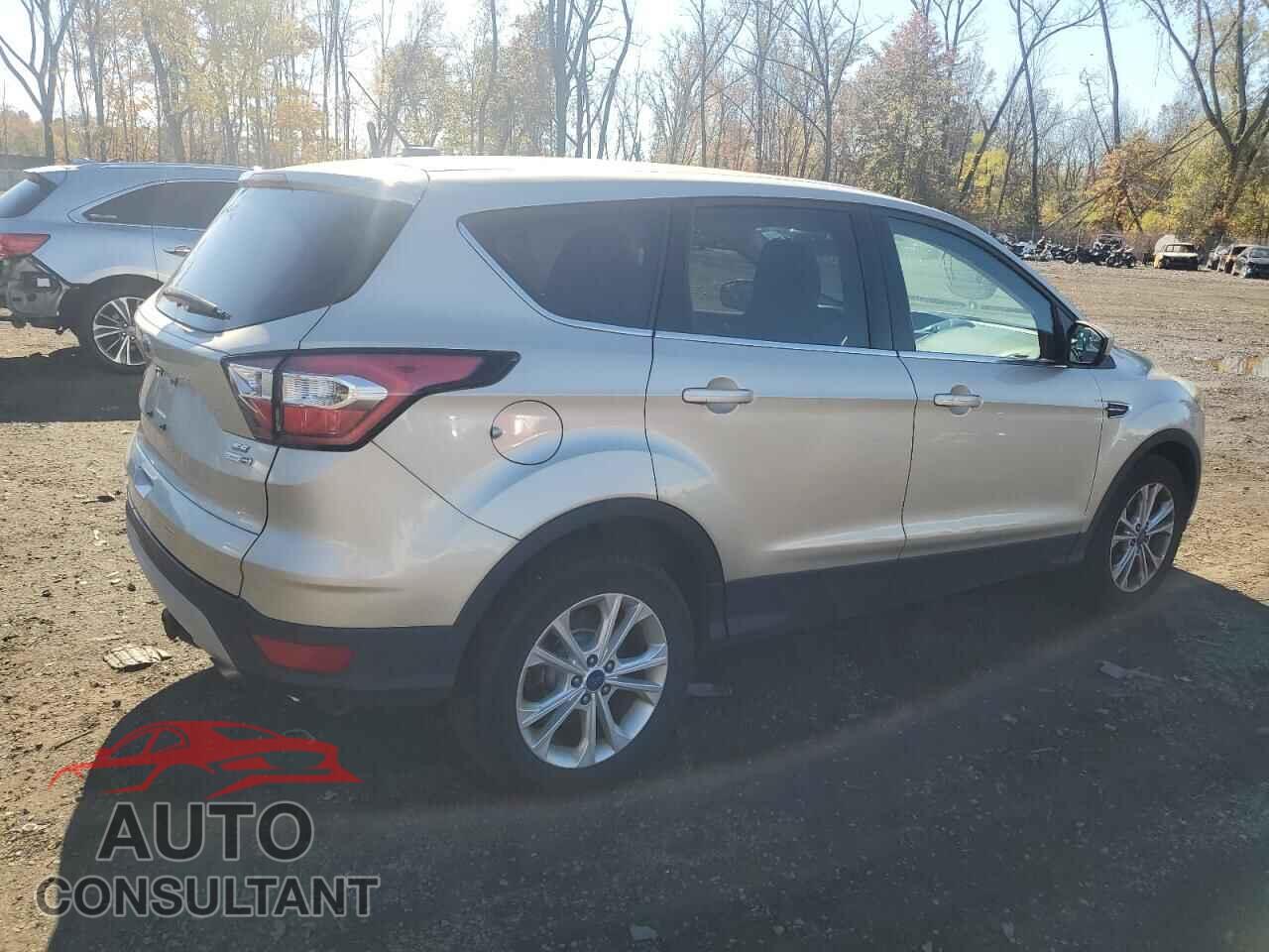 FORD ESCAPE 2017 - 1FMCU9GD4HUC41574