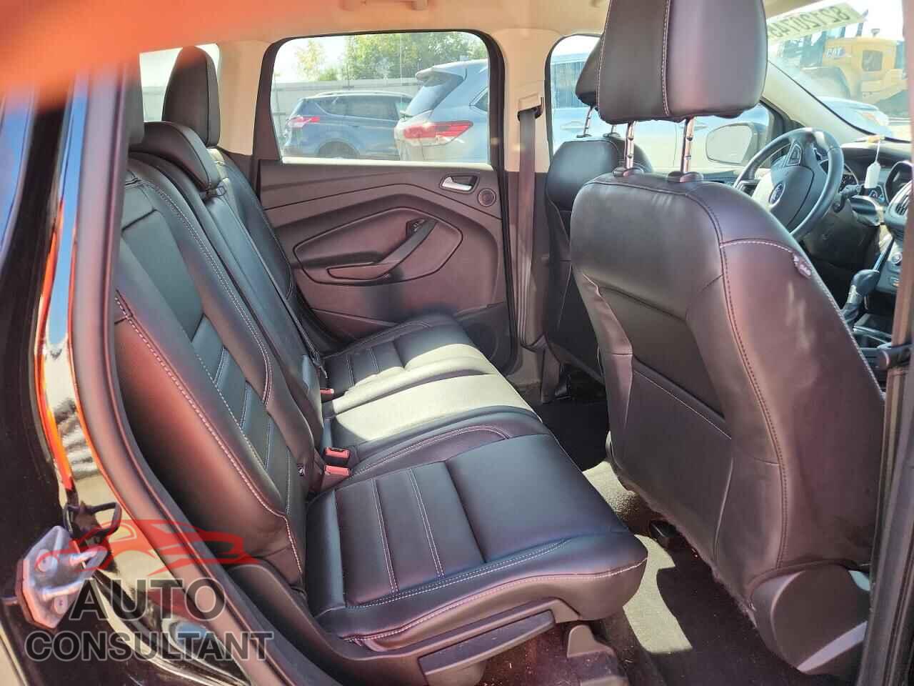 FORD ESCAPE 2017 - 1FMCU9JD4HUC50378