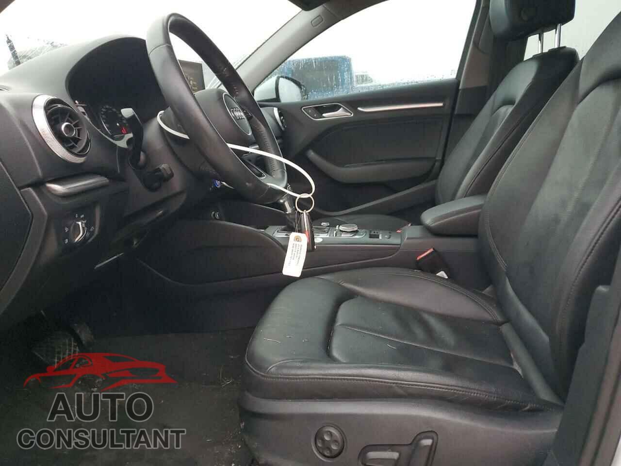 AUDI A3 2019 - WAUCUGFF7KA090487