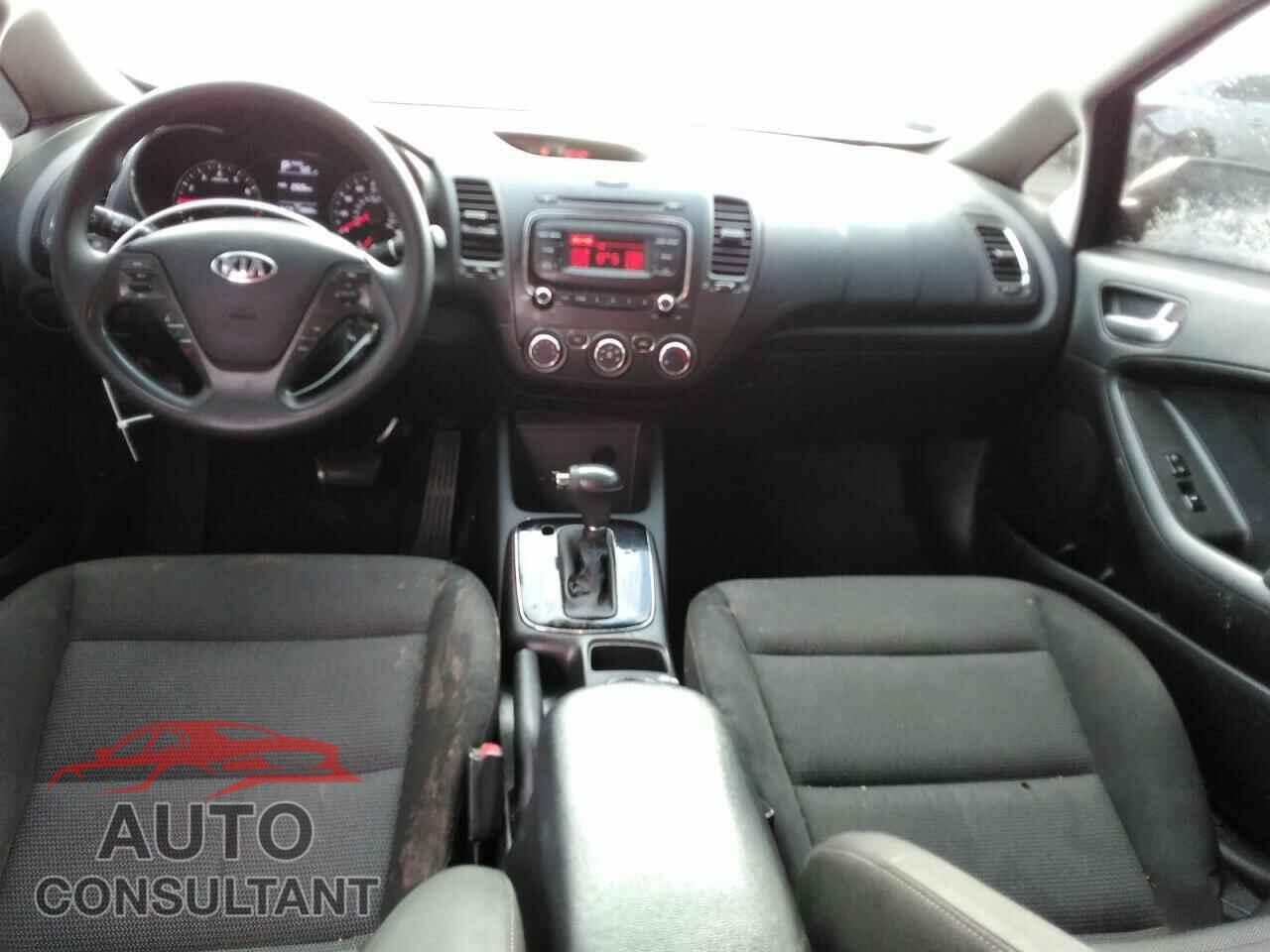 KIA FORTE 2017 - 3KPFK4A72HE043152