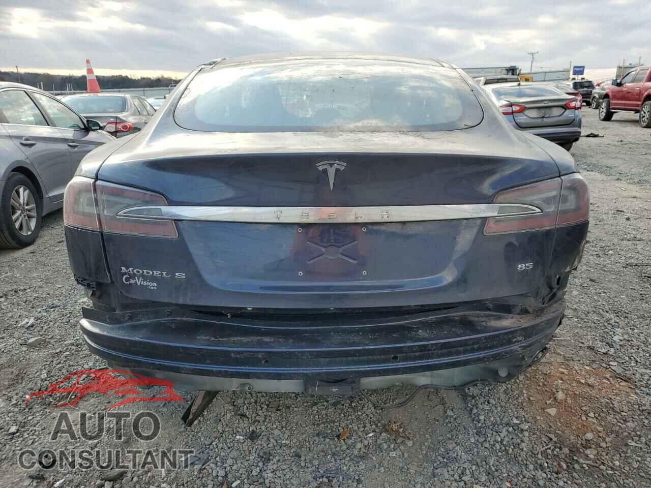 TESLA MODEL S 2013 - 5YJSA1CN8DFP22472