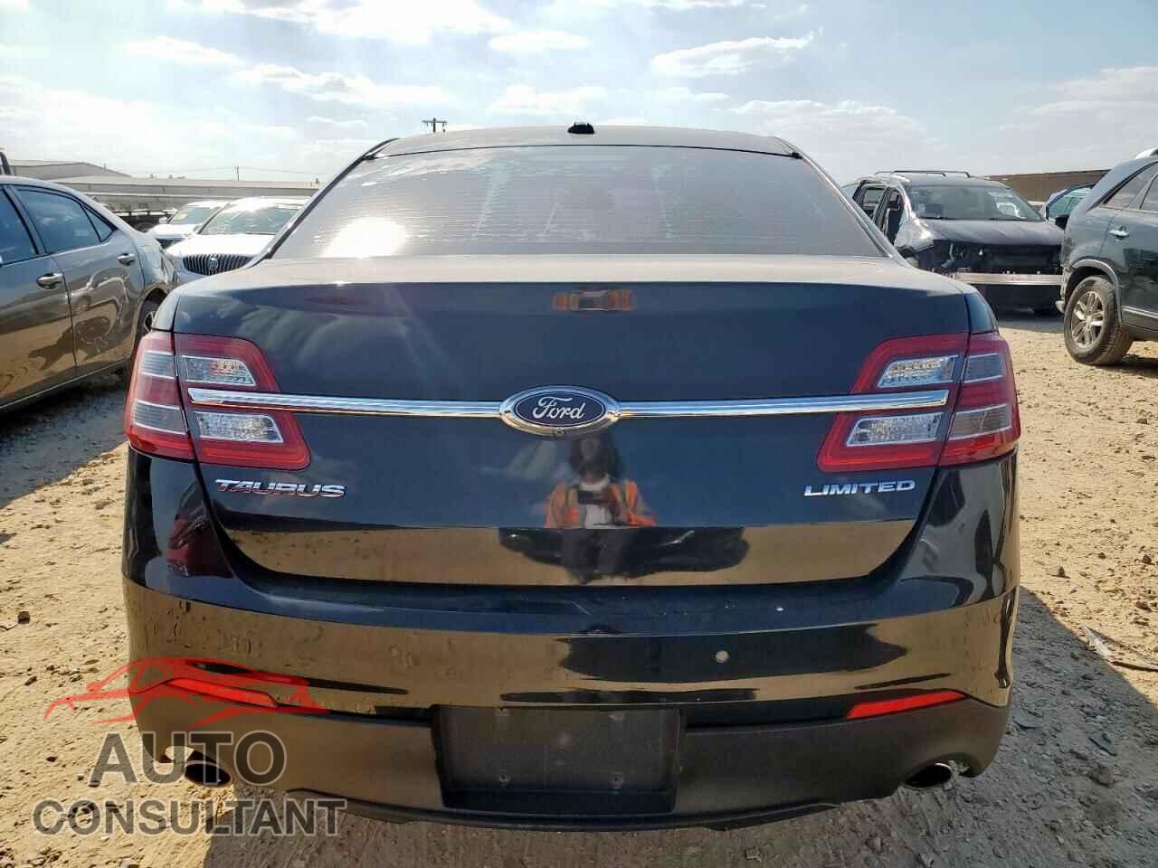 FORD TAURUS 2019 - 1FAHP2F85KG118729
